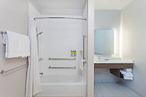 Holiday Inn Express And Suites Moses Lake by IHG