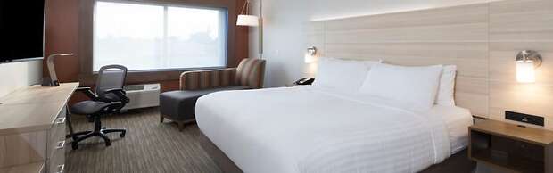 Holiday Inn Express and Suites Kalamazoo West by IHG