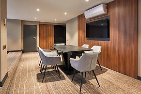 Sky Loft Hotel by Rixwell