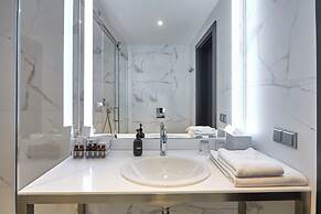 Sky Loft Hotel by Rixwell