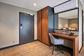 Sky Loft Hotel by Rixwell