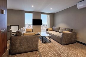 Sky Loft Hotel by Rixwell