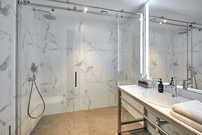 Sky Loft Hotel by Rixwell