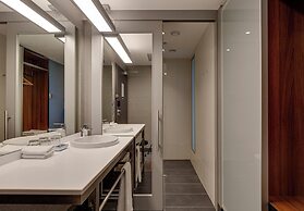 Sky Loft Hotel by Rixwell