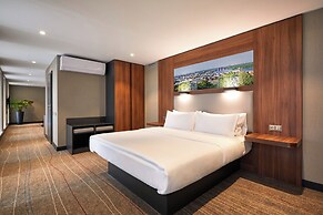 Sky Loft Hotel by Rixwell