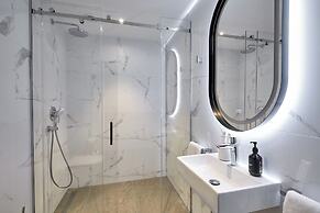 Sky Loft Hotel by Rixwell