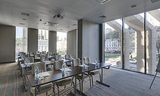 Sky Loft Hotel by Rixwell