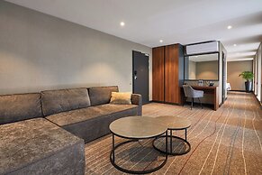 Sky Loft Hotel by Rixwell