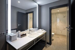 Sky Loft Hotel by Rixwell