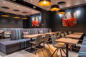 Sky Loft Hotel by Rixwell