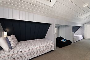 Looking Glass Beachfront Inn