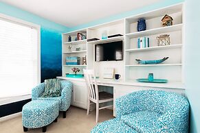 Looking Glass Beachfront Inn