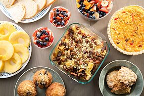 Looking Glass Beachfront Inn