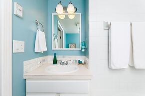 Looking Glass Beachfront Inn