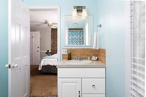 Looking Glass Beachfront Inn