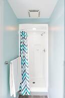 Looking Glass Beachfront Inn