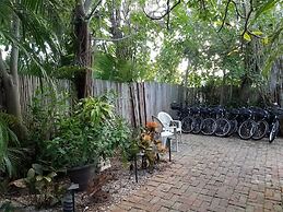 Suite Dreams Inn by the Beach