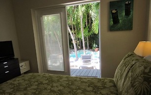 Suite Dreams Inn by the Beach