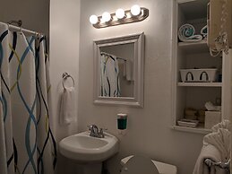 Suite Dreams Inn by the Beach