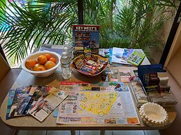 Suite Dreams Inn by the Beach