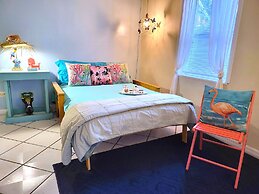 Suite Dreams Inn by the Beach