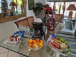 Suite Dreams Inn by the Beach