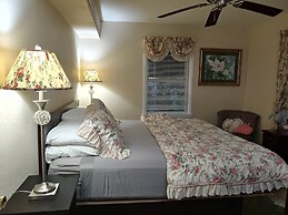 Suite Dreams Inn by the Beach