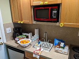 Suite Dreams Inn by the Beach