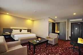 Pyramid Suites