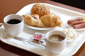 Center Hotel Narita 1