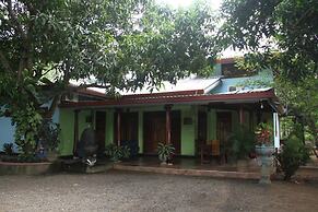 L.L.Tourist Inn & Safari jeeps
