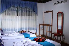 L.L.Tourist Inn & Safari jeeps