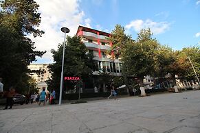 Piazza Hotel