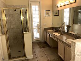 Dolphin's Retreat Near Disney