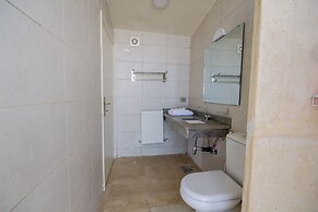 Dana Guest House