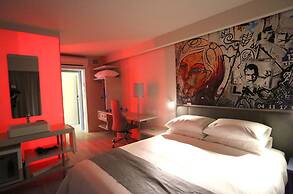 Link hotel & Hub By Dan Hotels