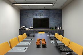 Link hotel & Hub By Dan Hotels