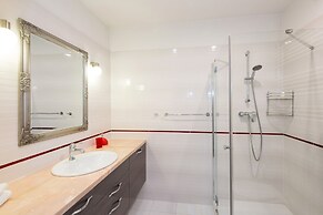 Supreme Apartments Vossa