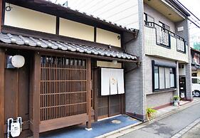 Chika Rakuen