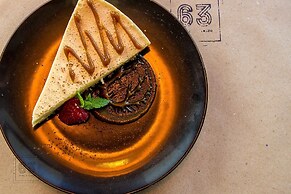 Hotel & Bistro 63