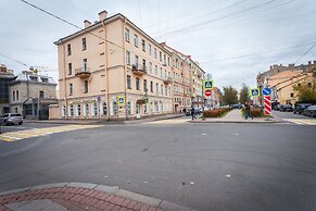 Guests love California on Chernyakhovskogo