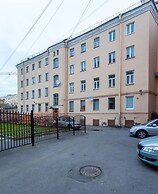 Guests love California on Chernyakhovskogo