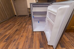 Guests love California on Chernyakhovskogo