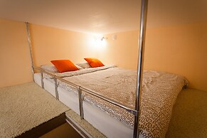 Guests love California on Chernyakhovskogo