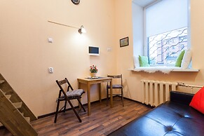 Guests love California on Chernyakhovskogo