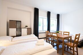 Comfortable Large Center Apartment