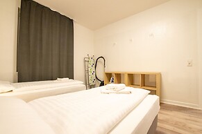 Comfortable Large Center Apartment