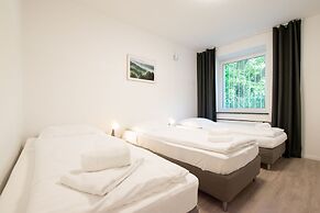 Comfortable Large Center Apartment