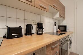 Comfortable Large Center Apartment