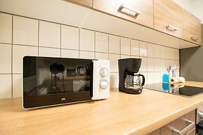 Comfortable Large Center Apartment